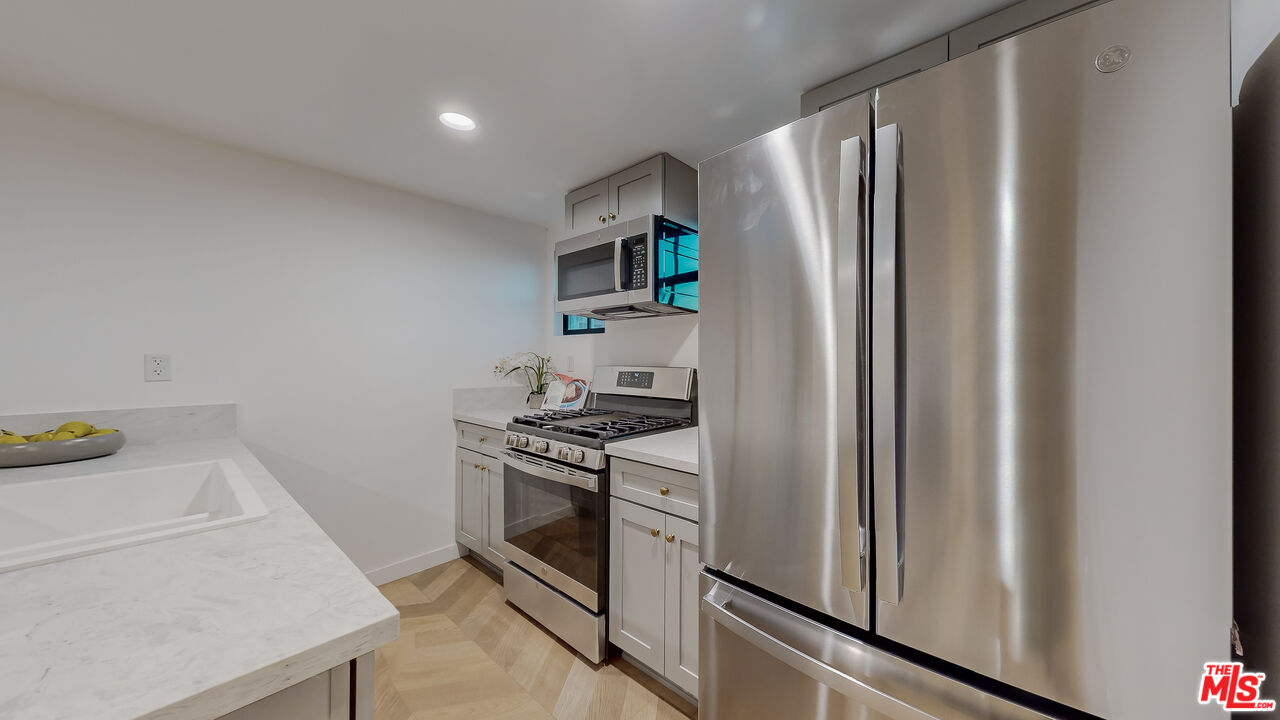 1235 N Citrus Avenue