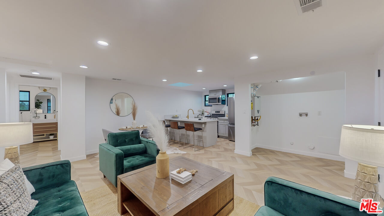 1235 N Citrus Avenue