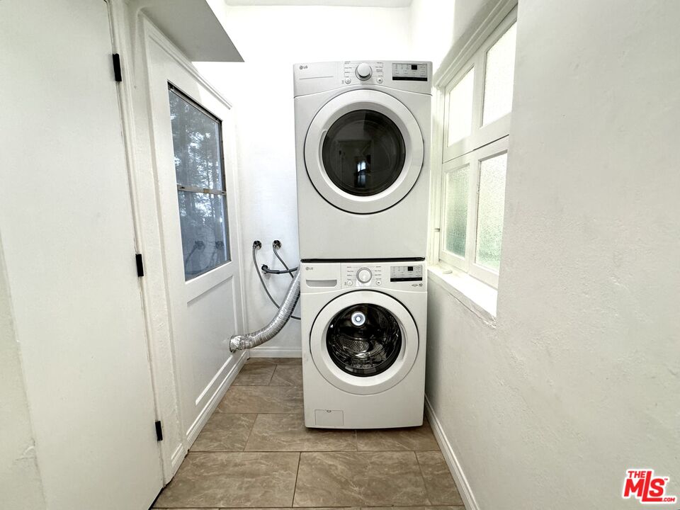 128 S Oakhurst Dr Unit: 1