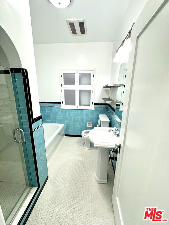 128 S Oakhurst Dr Unit: 1