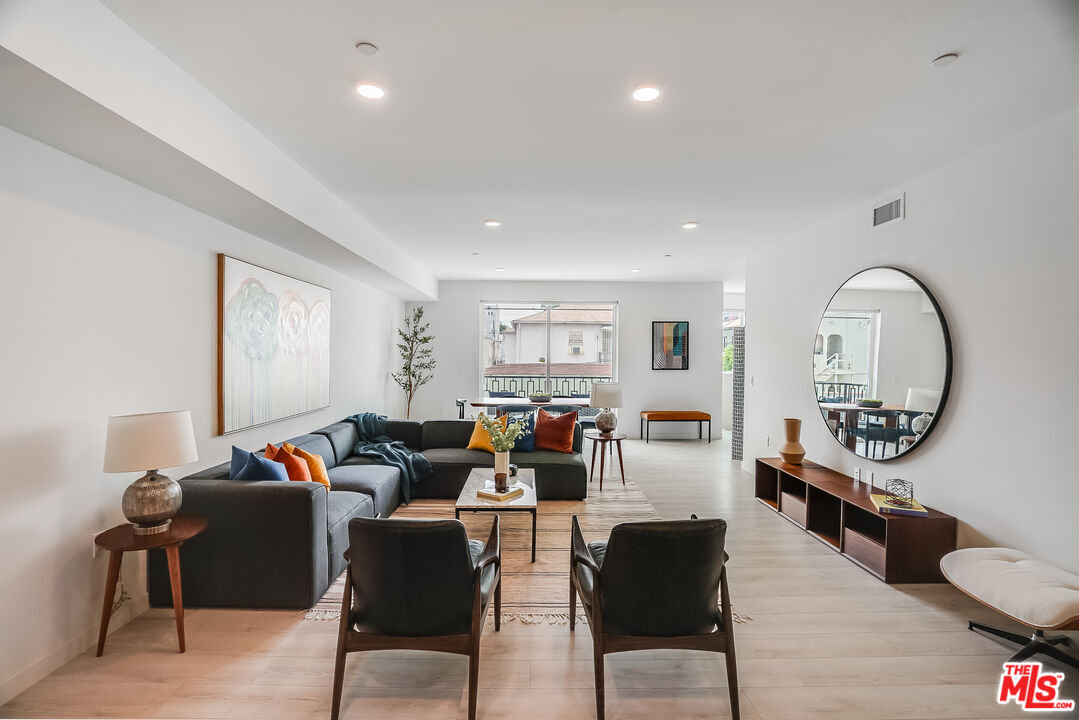 1021 S Shenandoah St Unit: 203