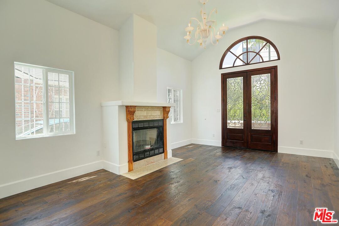 6442 SAN VICENTE BLVD