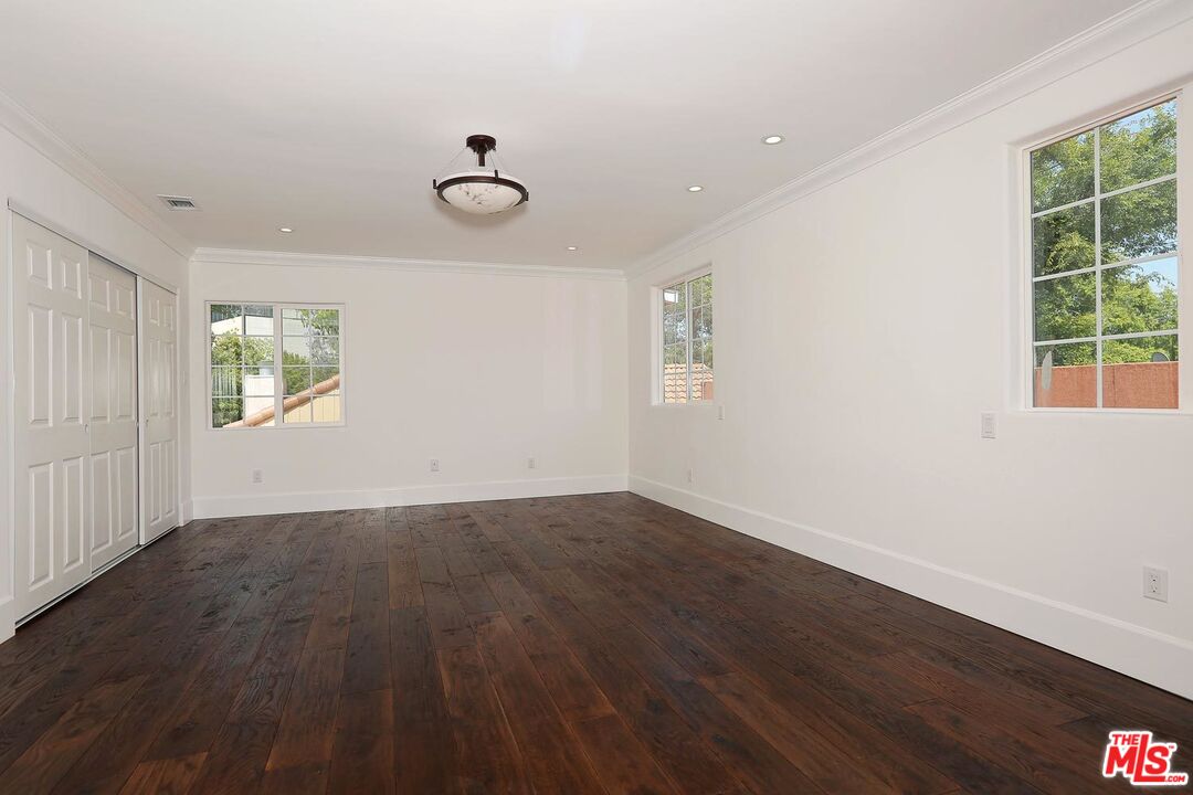 6442 SAN VICENTE BLVD