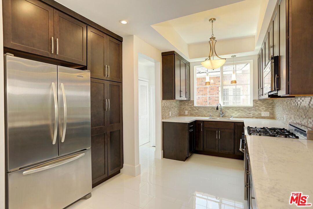 6442 SAN VICENTE BLVD