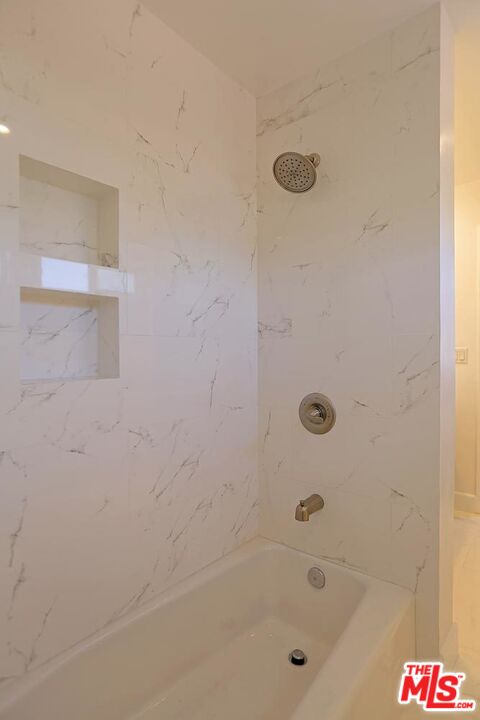 6442 SAN VICENTE BLVD