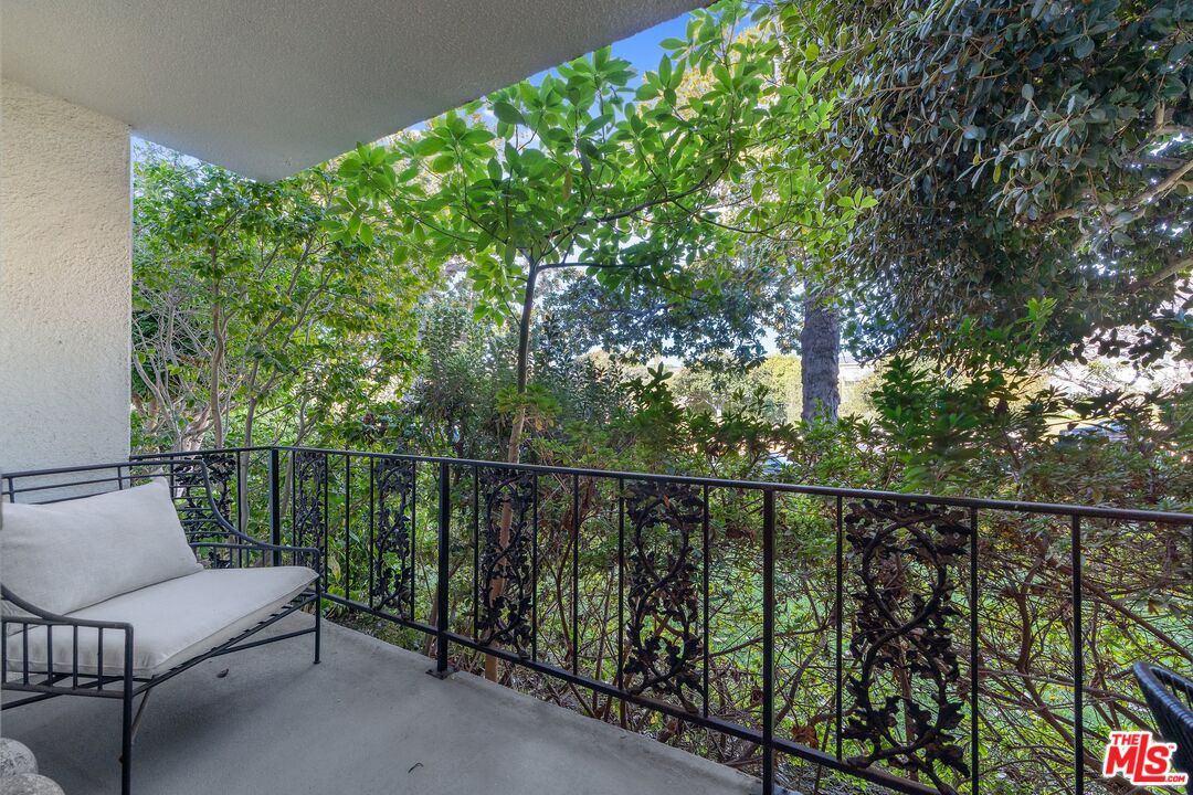 404 San Vicente Blvd Unit: 101