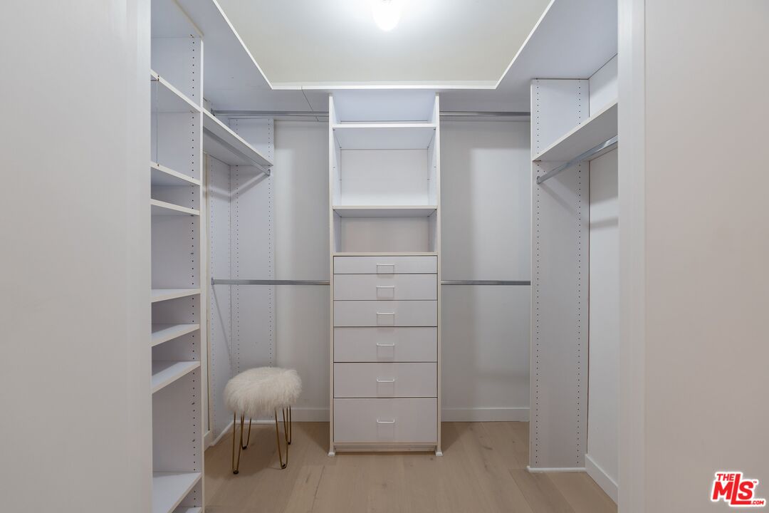 404 San Vicente Blvd Unit: 101