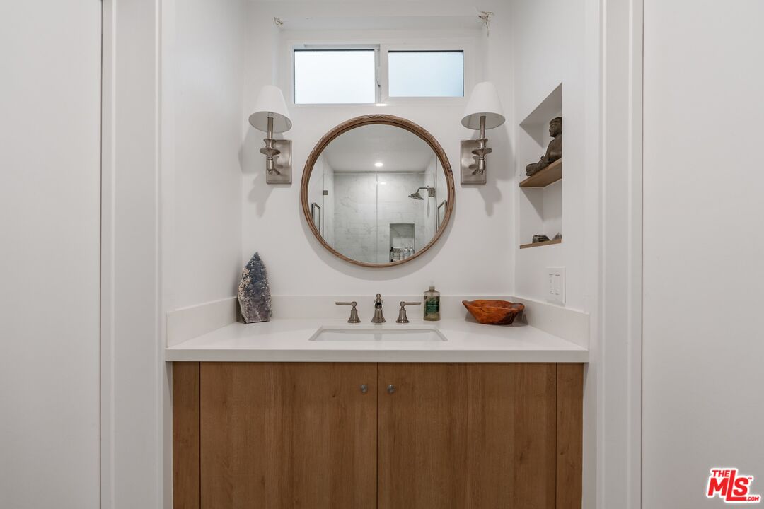 404 San Vicente Blvd Unit: 101