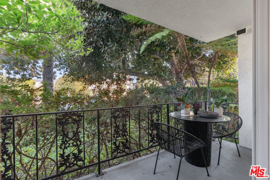 404 San Vicente Blvd Unit: 101