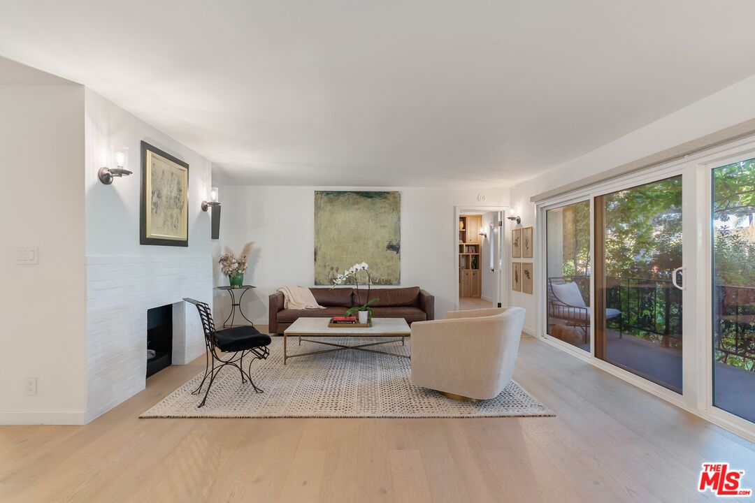 404 San Vicente Blvd Unit: 101