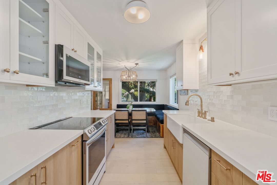 404 San Vicente Blvd Unit: 101