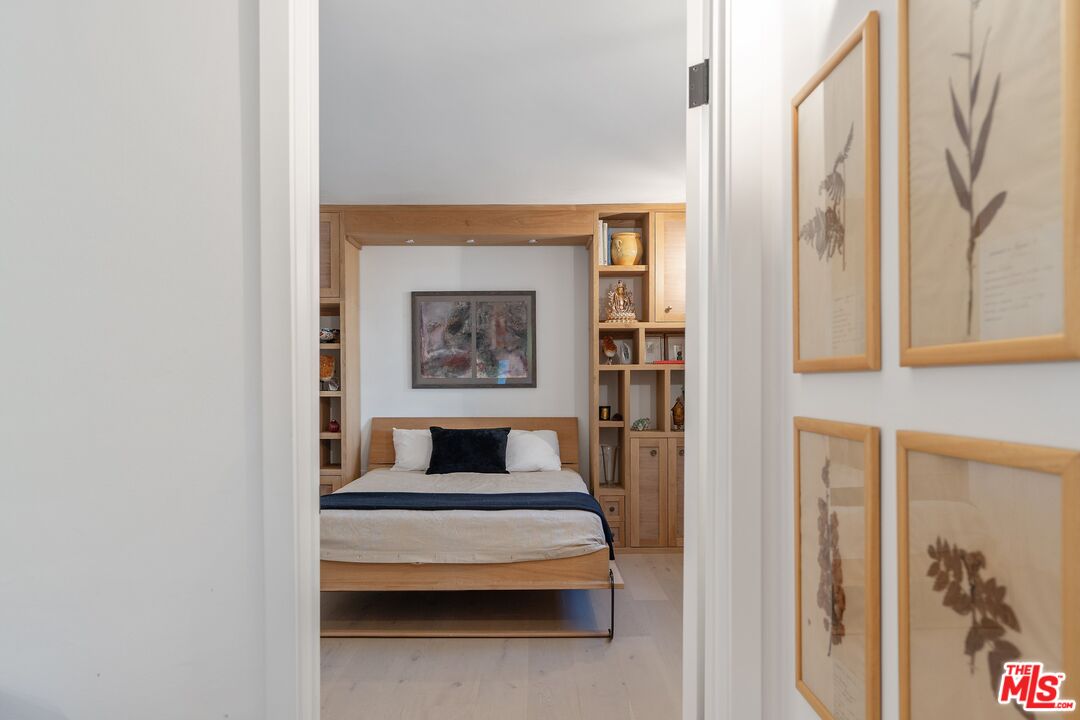 404 San Vicente Blvd Unit: 101