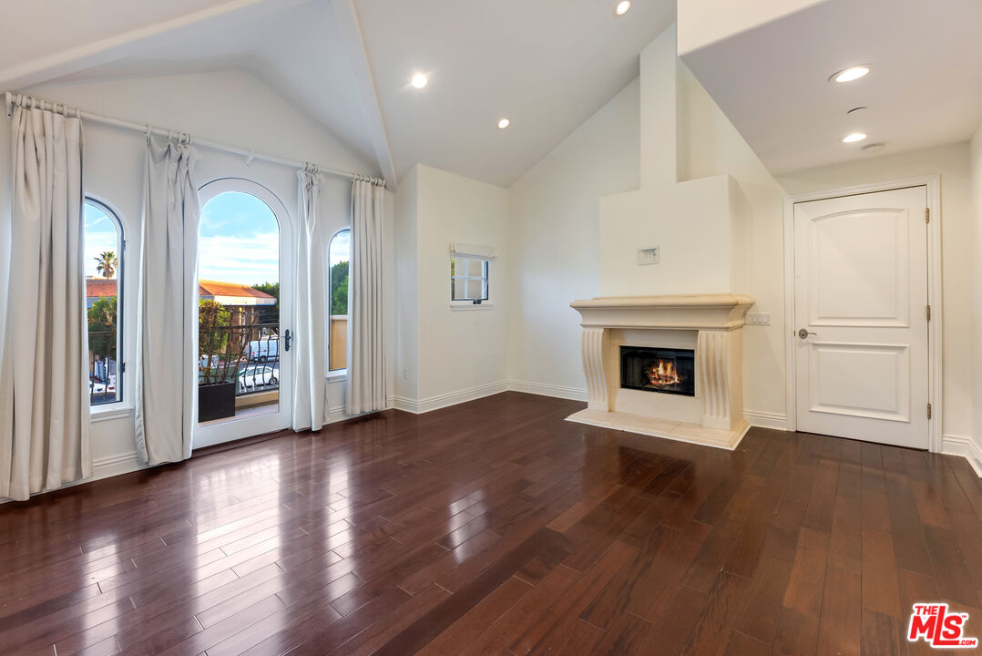 1127 Princeton St Unit: 102