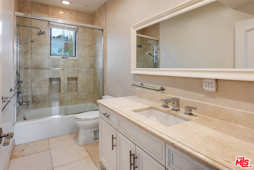 1127 Princeton St Unit: 102