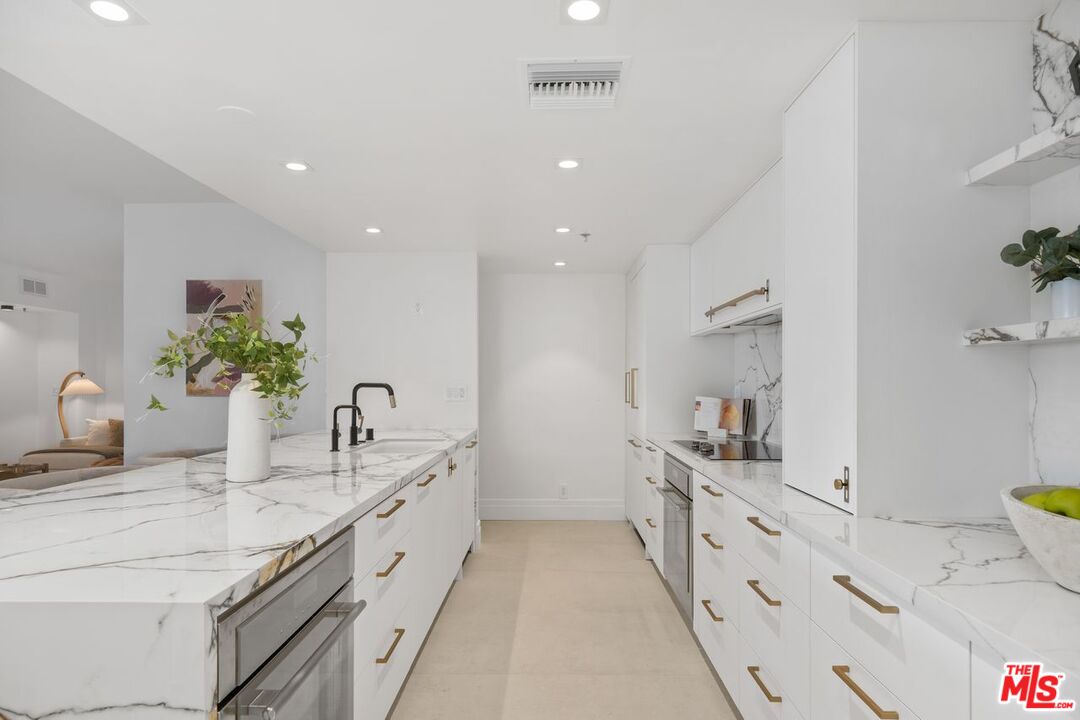 10660 Wilshire Blvd Unit: 1208