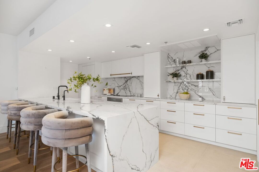 10660 Wilshire Blvd Unit: 1208