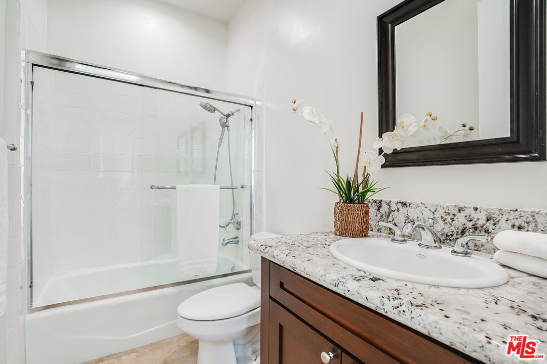 430 N Maple Dr Unit: 206