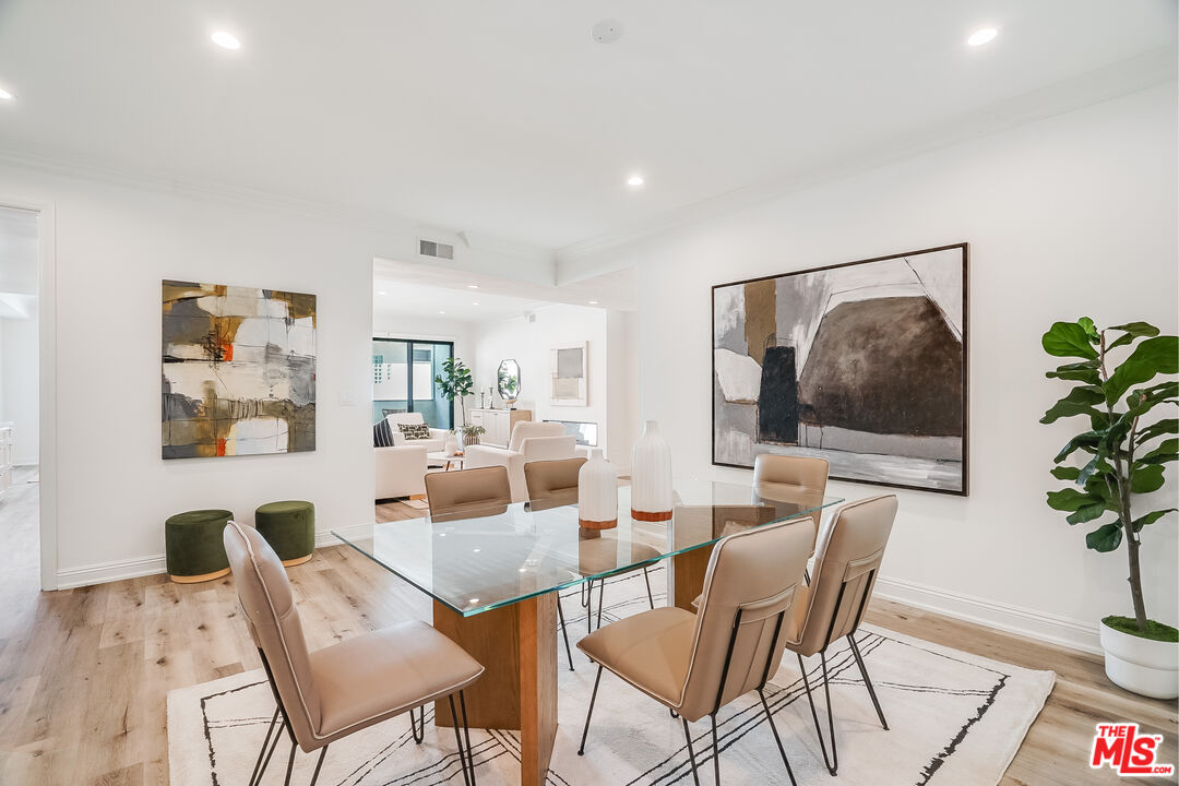 430 N Maple Dr Unit: 206