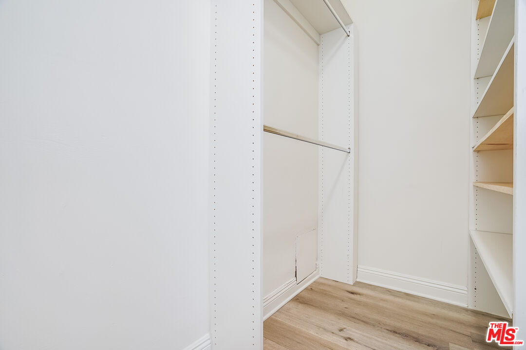 430 N Maple Dr Unit: 206