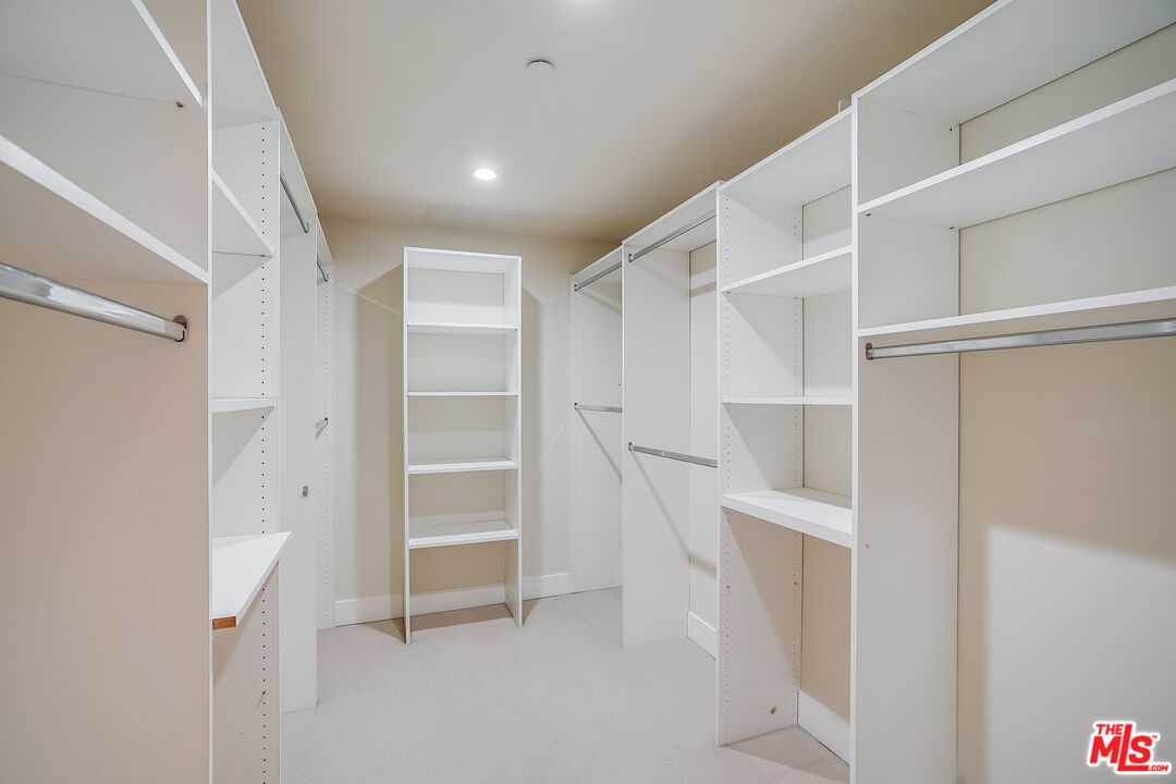 1517 S Bentley Ave Unit: PH2