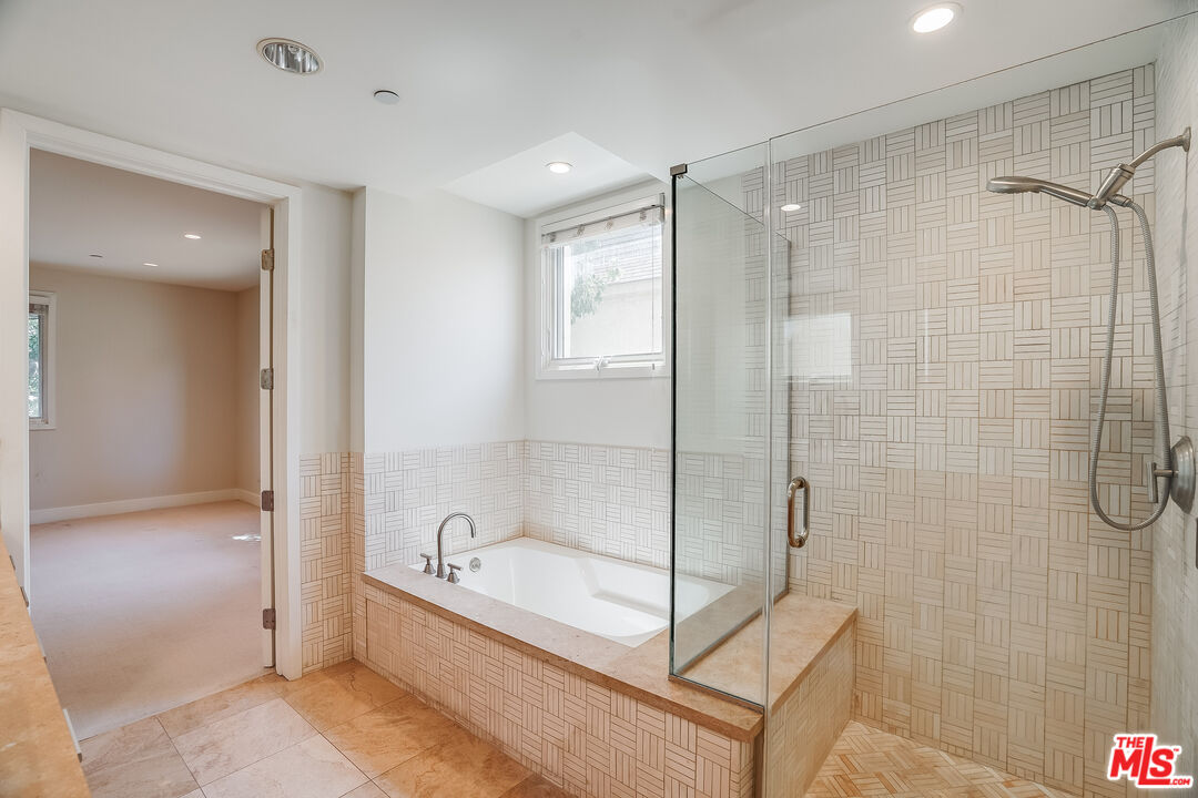 1517 S Bentley Ave Unit: PH2