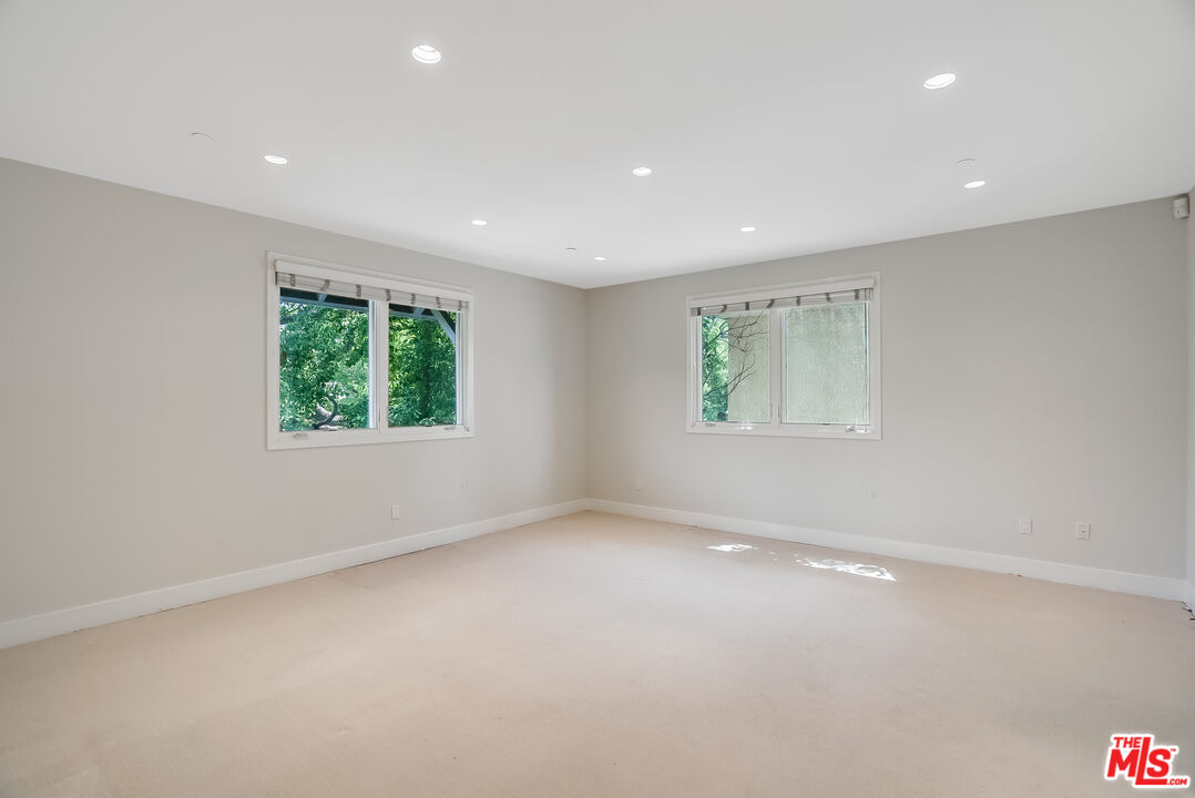 1517 S Bentley Ave Unit: PH2