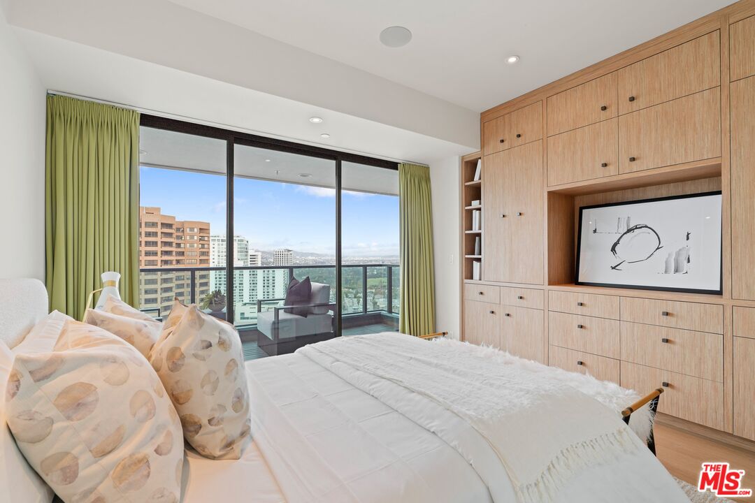 10490 Wilshire Blvd Unit: 2104