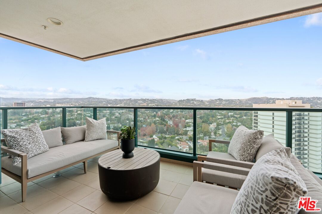 10490 Wilshire Blvd Unit: 2104