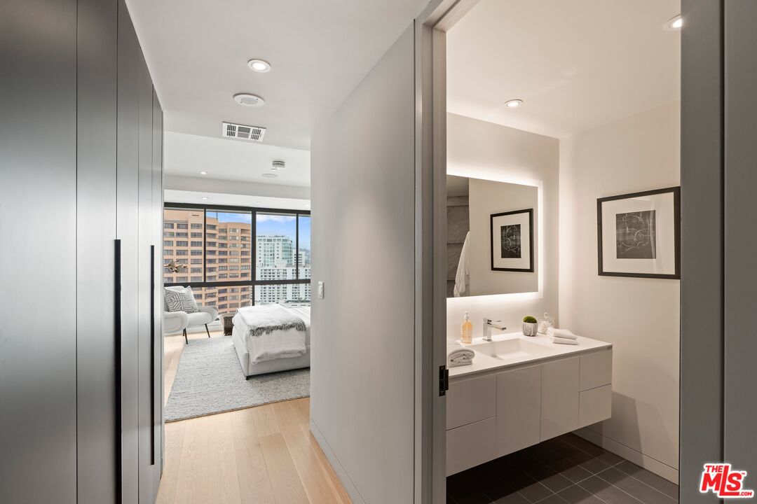 10490 Wilshire Blvd Unit: 2104