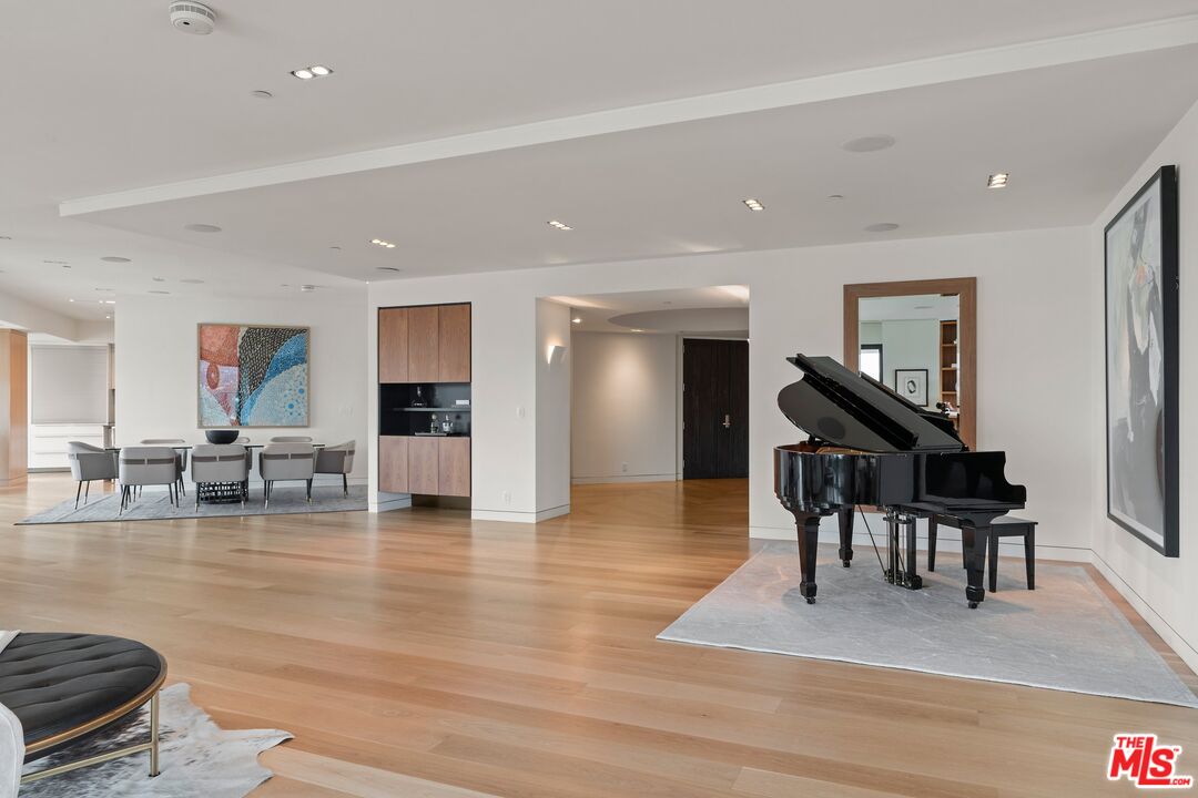 10490 Wilshire Blvd Unit: 2104