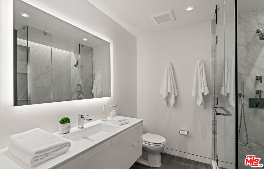 10490 Wilshire Blvd Unit: 2104