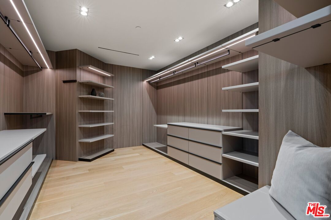 10490 Wilshire Blvd Unit: 2104