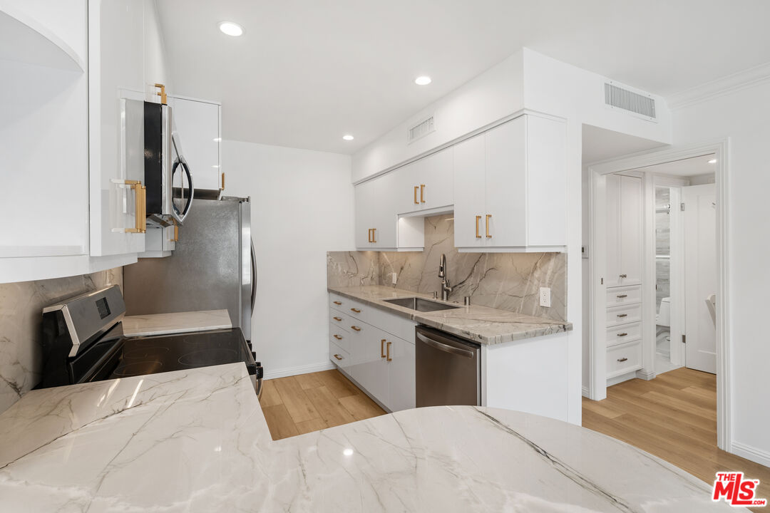 3407 Huxley St Unit: 32