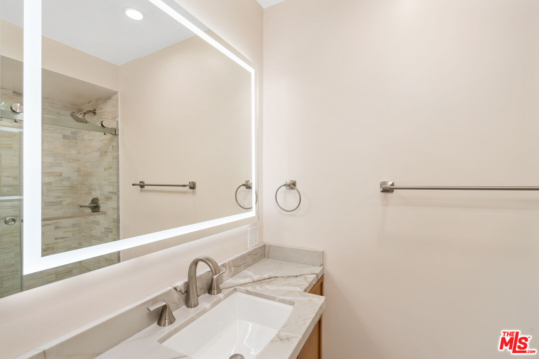 3407 Huxley St Unit: 32