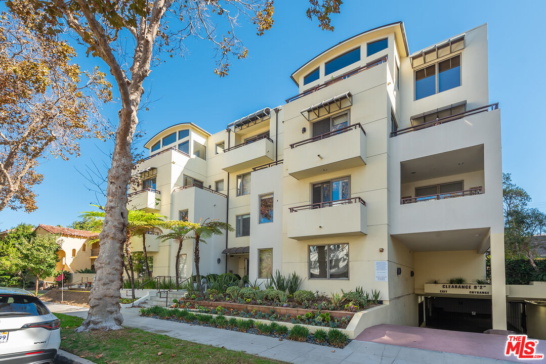 130 N Swall Dr Unit: 102