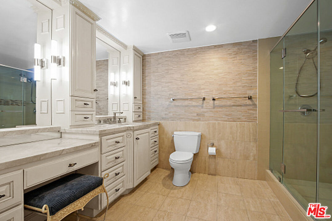 875 COMSTOCK AVE Unit: 10E