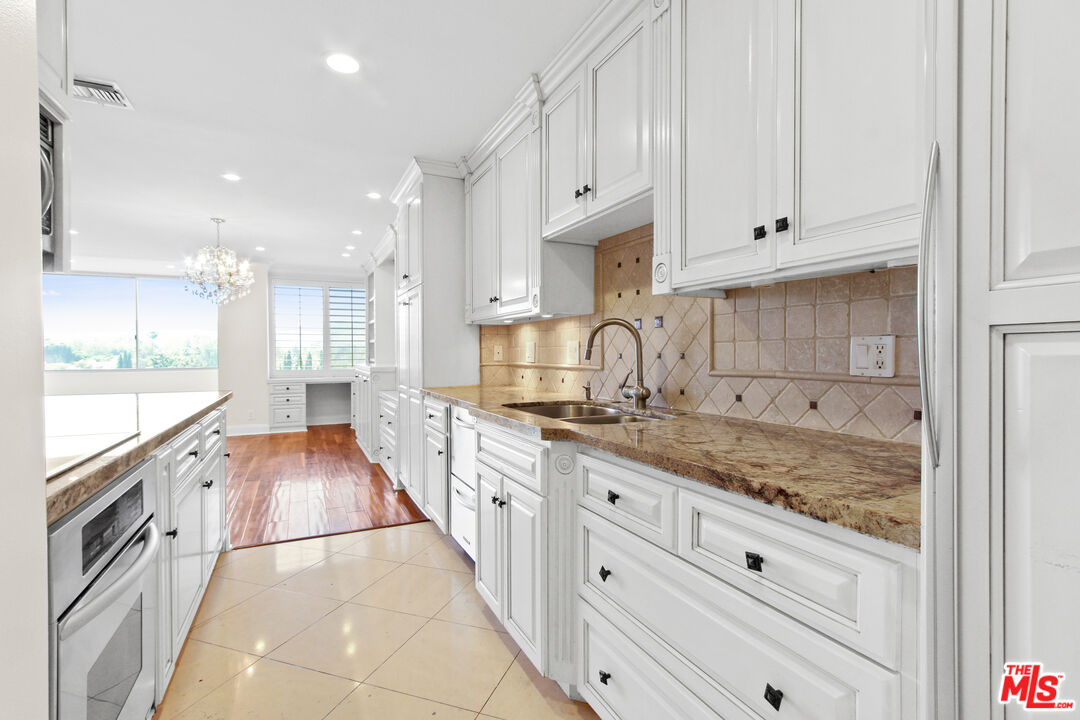 875 COMSTOCK AVE Unit: 10E