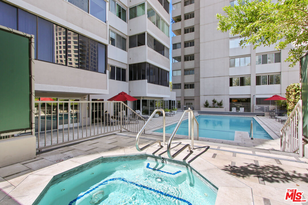 875 COMSTOCK AVE Unit: 10E