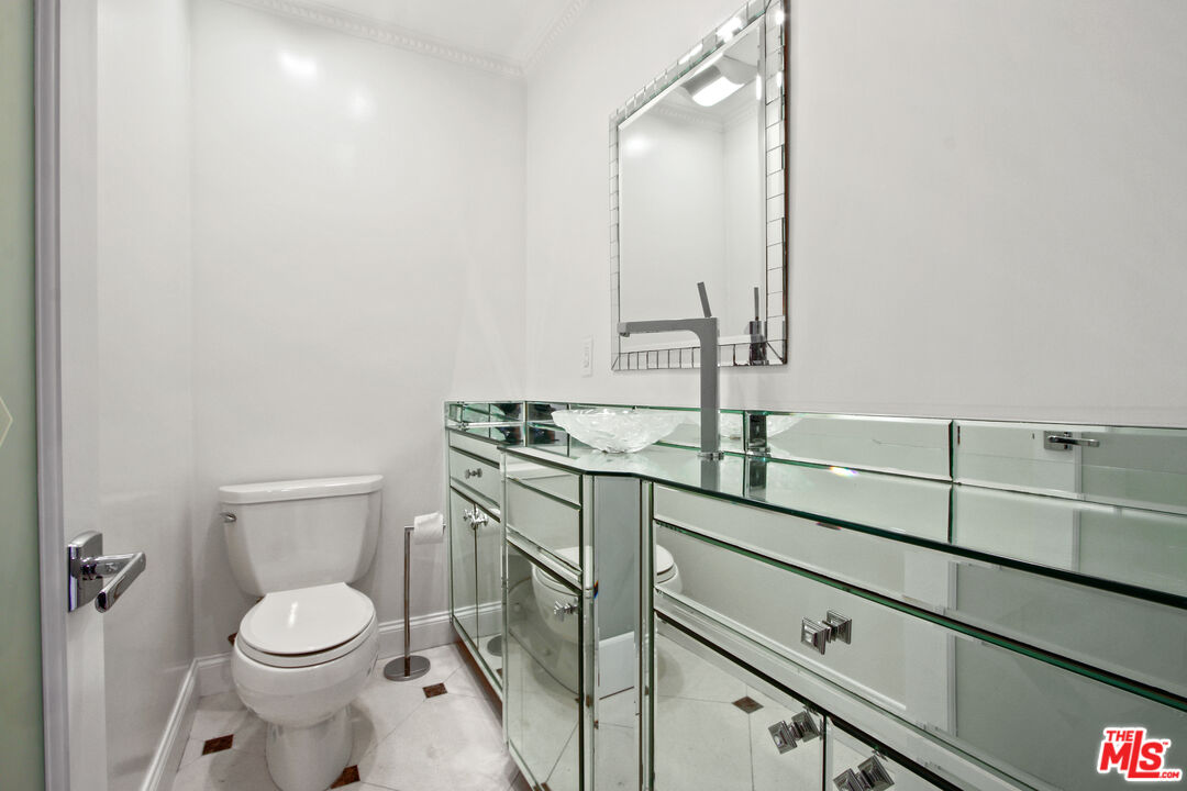 875 COMSTOCK AVE Unit: 10E