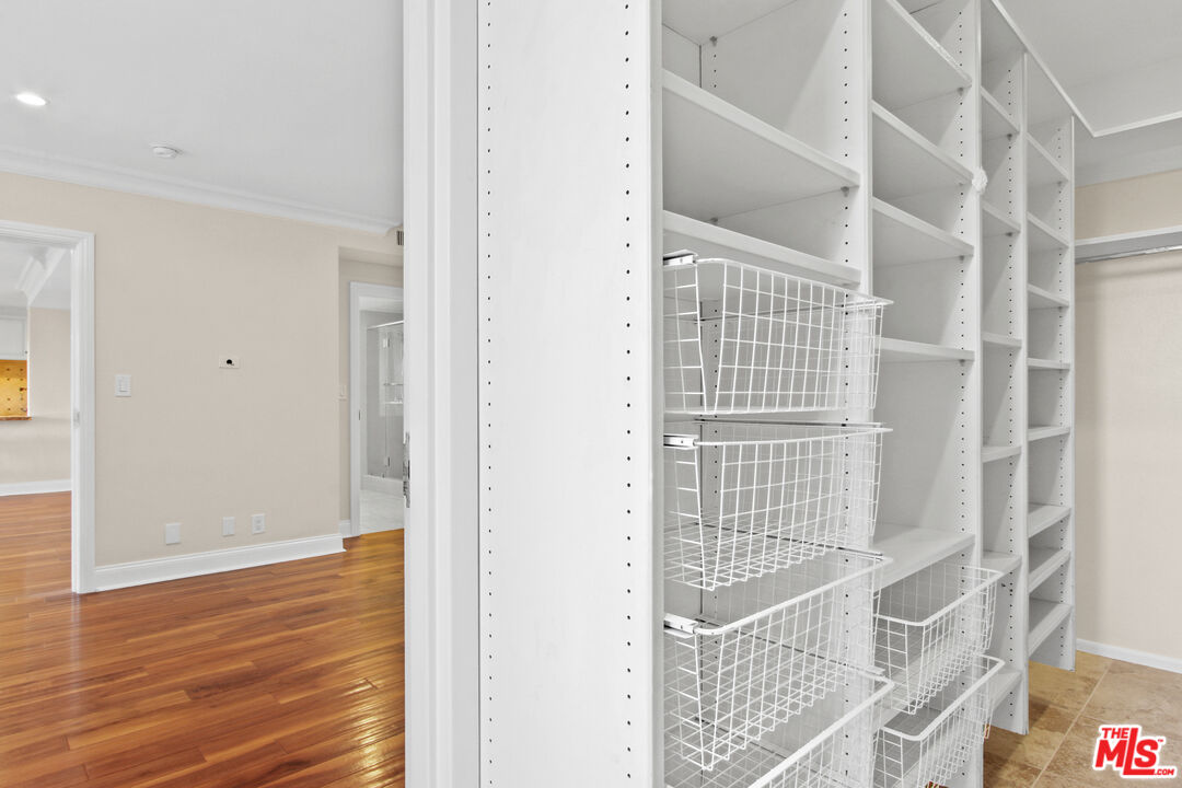 875 COMSTOCK AVE Unit: 10E