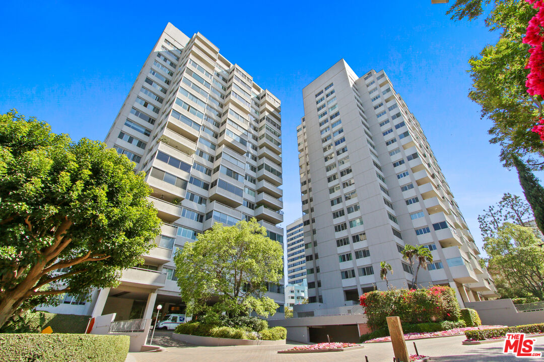 875 COMSTOCK AVE Unit: 10E