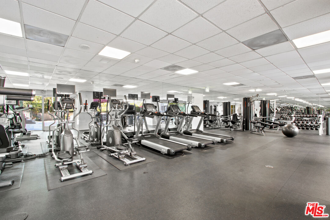 875 COMSTOCK AVE Unit: 10E