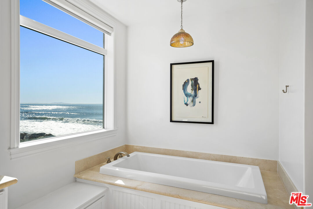 5518 Rincon Beach Park Dr