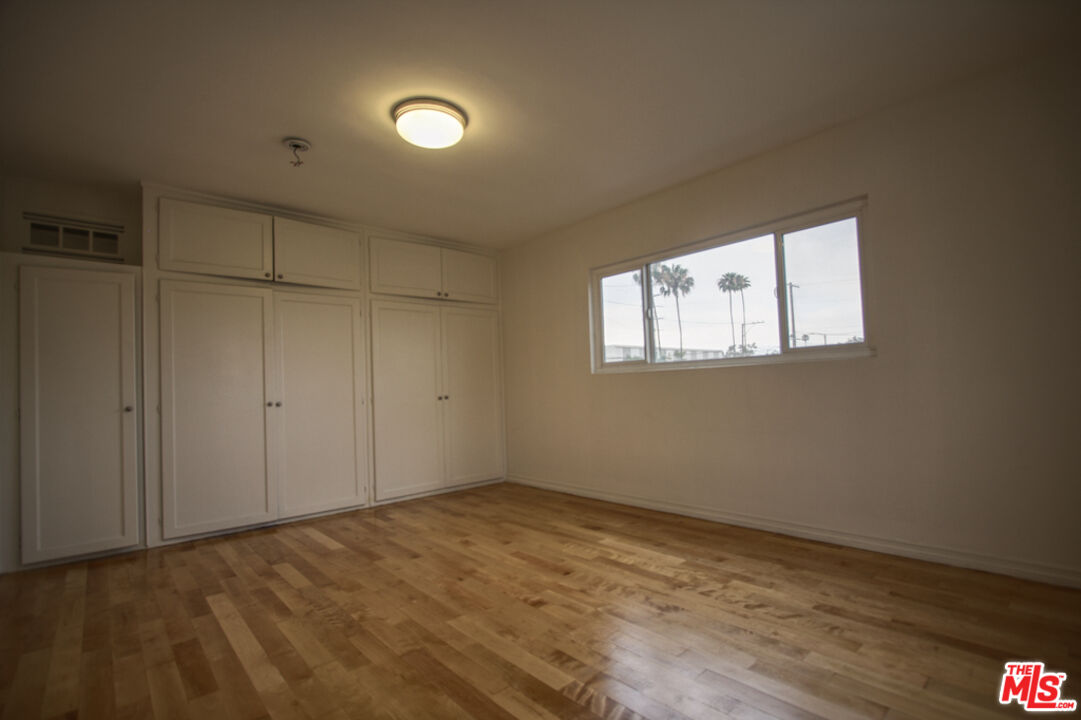 1428 S CRESCENT HEIGHTS BLVD Unit: 1428 1/2