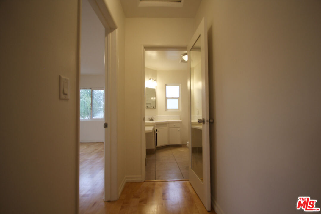 1428 S CRESCENT HEIGHTS BLVD Unit: 1428 1/2