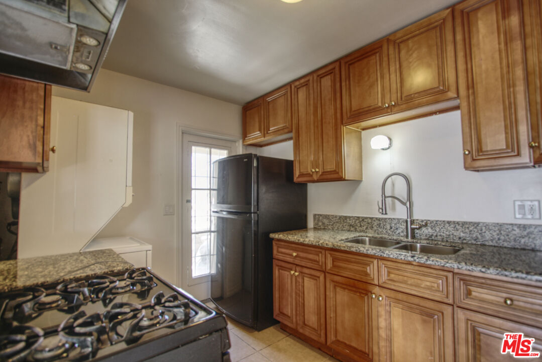 1428 S CRESCENT HEIGHTS BLVD Unit: 1428 1/2