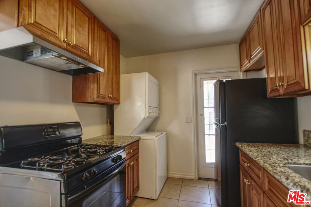 1428 S CRESCENT HEIGHTS BLVD Unit: 1428 1/2