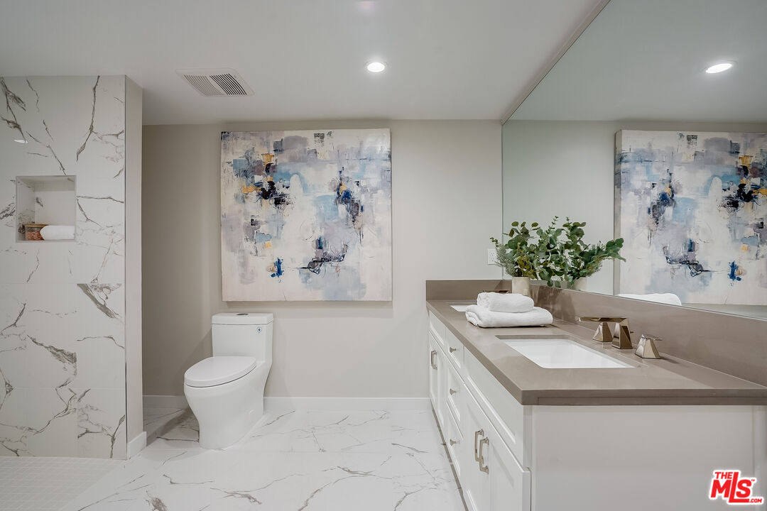 1470 Rexford Dr Unit: 307