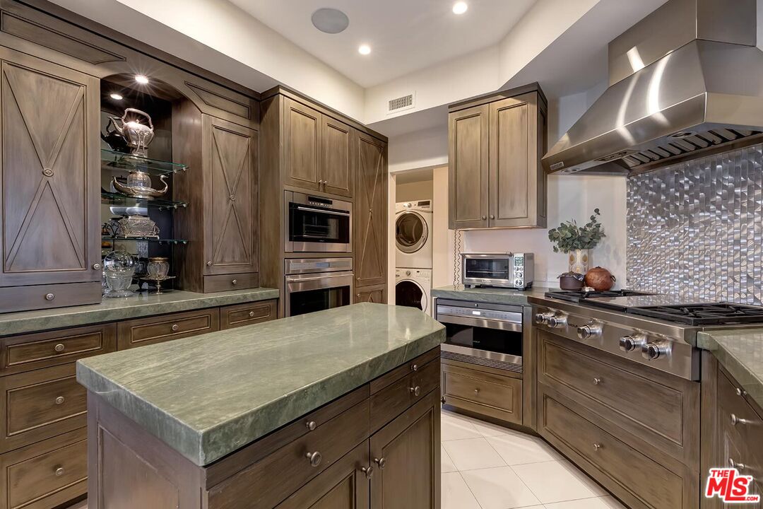 10114 Empyrean Way Unit: 201