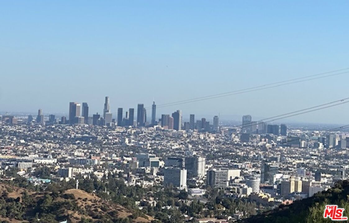 6920 Pacific View Dr